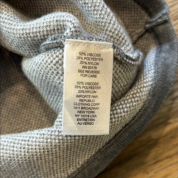 Tahari Women’s Size M Long Sleeve Gray Stripped Mock Neck Pullover Sweater - Picture 3 of 7